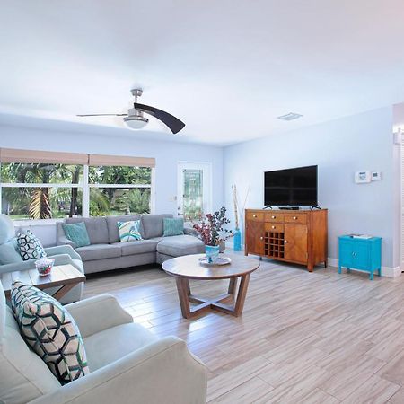 Beautiful Home With Pool And Outdoor Space West Palm Beach Bagian luar foto