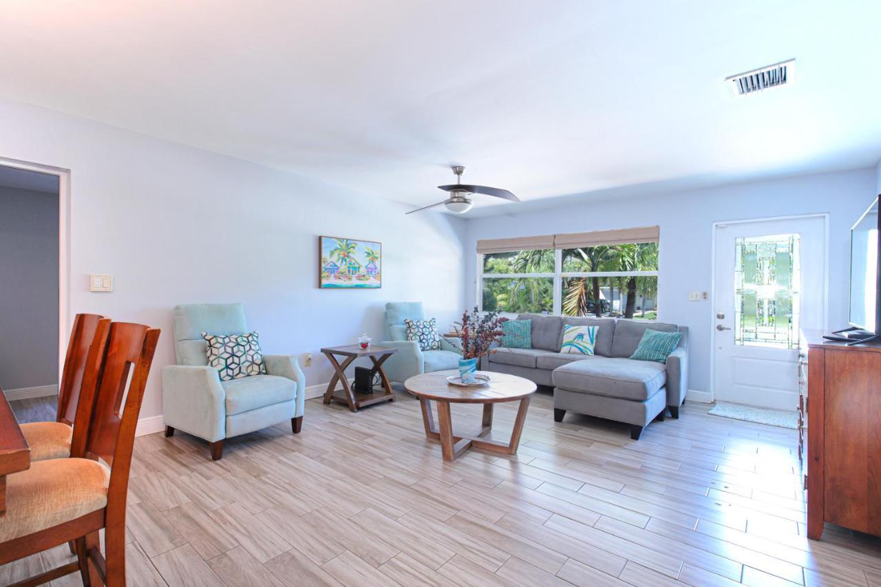 Beautiful Home With Pool And Outdoor Space West Palm Beach Bagian luar foto