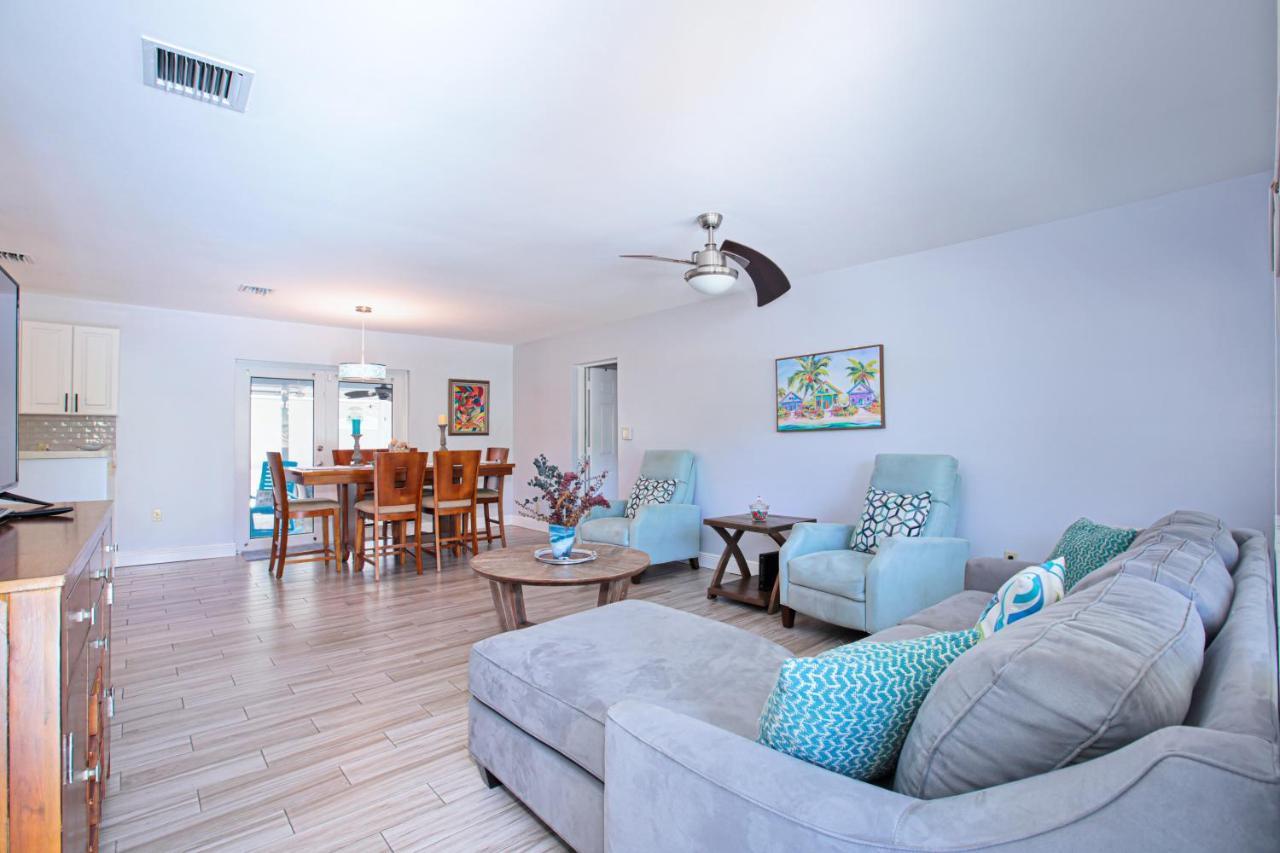 Beautiful Home With Pool And Outdoor Space West Palm Beach Bagian luar foto